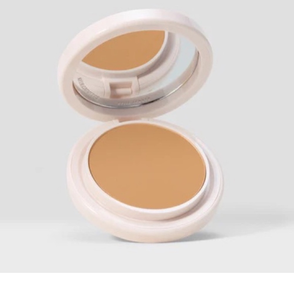 Kylie Cosmetics Natural Blur Powder Foundation - 6W